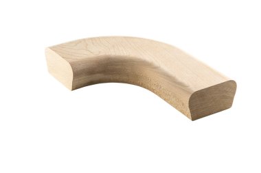 Kavisli kenarlı ahşap bir parça. Küçük bir odun parçası.