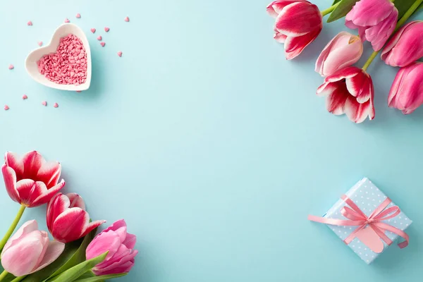 Концепція Дня Матері Фото Зверху Обкладинці Рожевих Тюльпанів Маленькою Коробкою — стокове фото