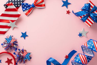 4 Temmuz; aksesuarlar; Amerika; arka plan; balon; doğum günü; mavi; mum; kutlama; konfeti; ülke; gün; dekorasyon; demokratik; bayrak; bayrak; yassı; dört; özgürlük; hediye kutusu; hükümet; selamlama; mutlu; holida