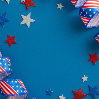 Tema, Amerika 'daki Bağımsızlık Günü' nü anımsatıyor. Sembolik parti dekorasyonlarının kare üst görünümü, sarmal kurdeleler ve parlayan yıldızlar mavi arkaplan üzerinde metin veya reklam için boş alan