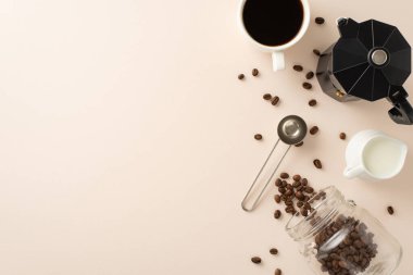Espresso Zarafeti: Kahve gününü kahve çekirdekleri, espresso bardağı, süt kavanozu, barista kaşığı ve çaydanlık ustaca hazırlanmış pastel bej bir tuvalle kutlayın.