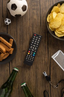 Uzaktan kumandalı, çipli ve futbollu bir yatay ayarlama, partileri izlemek için ideal