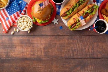 İşçi Bayramı ve Bağımsızlık Günü, Amerikan piknik geleneğini vatansever dekorasyonlarla kutluyor.