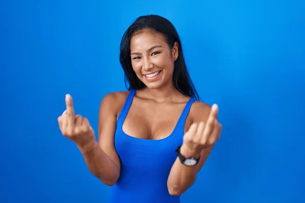 Hispanic Woman Standing Blue Background Showing Middle Finger Doing Fuck — Stok fotoğraf