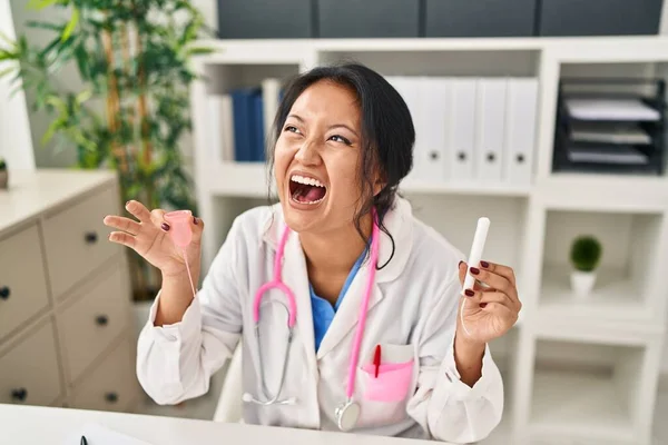 Young Asian Doctor Woman Holding Menstrual Cup Tampon Angry Mad — ストック写真