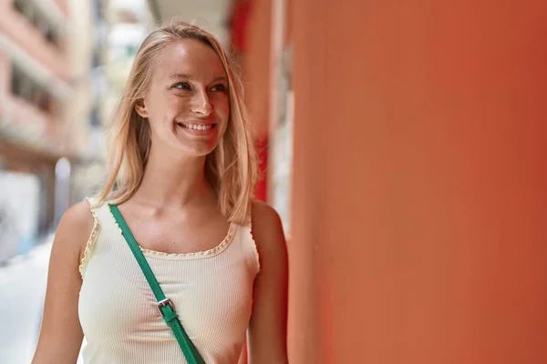 Young Blonde Woman Smiling Confident Looking Side Street — Photo