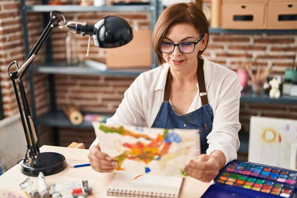 Middle Age Woman Smiling Confident Looking Draw Art Studio — Stock Photo, Image