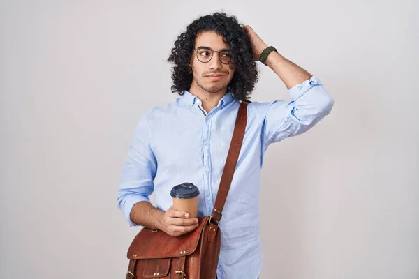 Hombre Hispano Con Pelo Rizado Bebiendo Una Taza Café Para — Foto de Stock