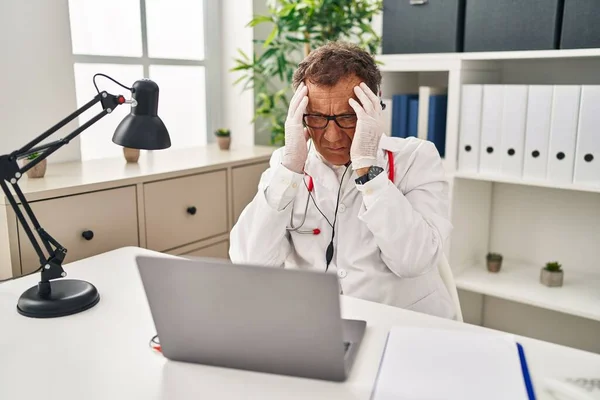 Senior Doctor Man Working Online Appointment Hand Head Headache Because — Stock Photo, Image