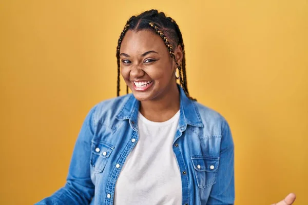 African American Woman Braids Standing Yellow Background Smiling Cheerful Open — ストック写真
