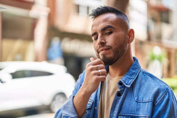 Young Hispanic Man Standing Doubt Expression Street — Stock Photo, Image