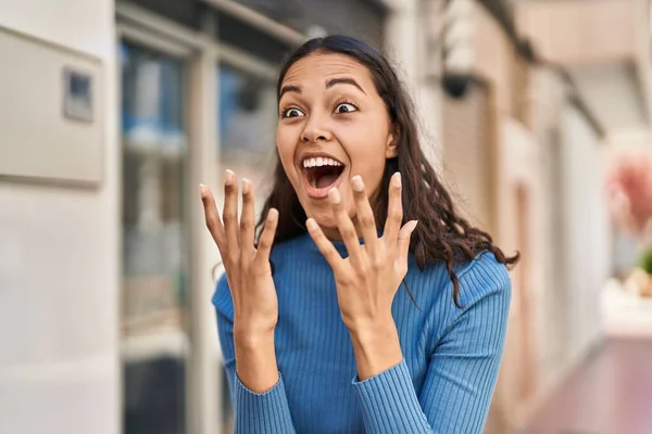 Young African American Woman Standing Surprise Expression Street — Stock Photo, Image