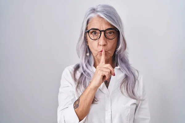 Middle Age Woman Tattoos Wearing Glasses Standing White Background Asking — Stock Photo, Image