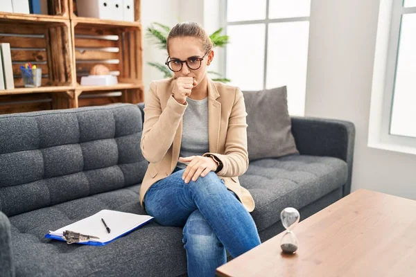 Young Woman Working Consultation Office Feeling Unwell Coughing Symptom Cold — Stock Photo, Image