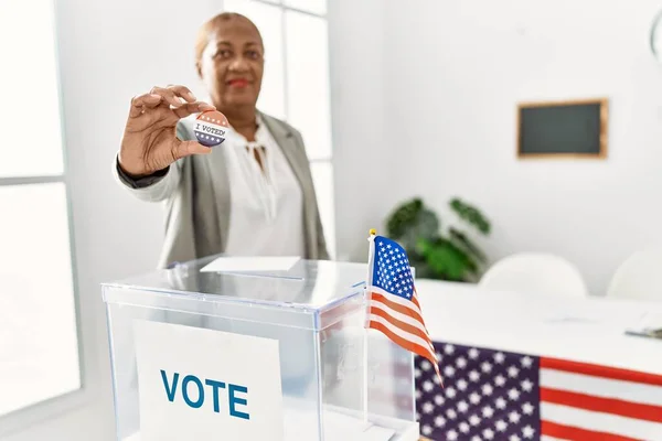 Senior African American Woman Holding Voted Badge Voting Electoral College — Stock Photo, Image