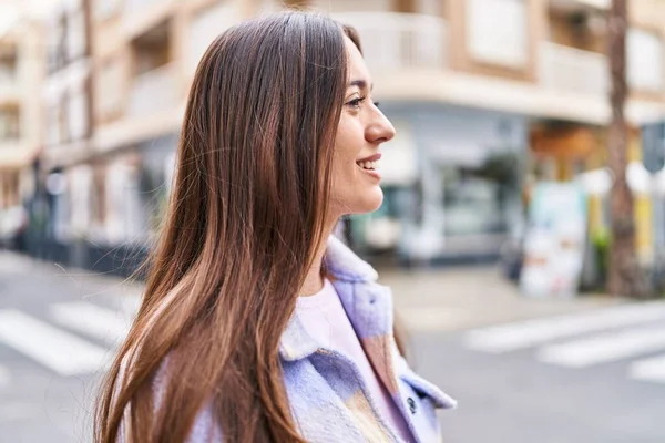 Young Beautiful Hispanic Woman Smiling Confident Looking Side Street — Stockfoto