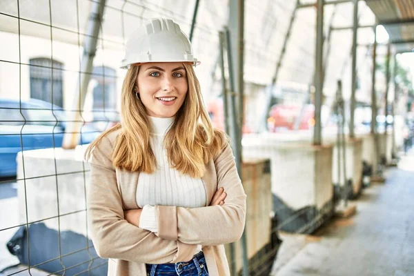 Young Blonde Woman Smiling Confident Wearing Hardhat Street — Stock fotografie