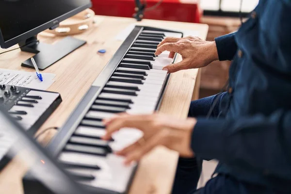 Senior Man Musician Playing Piano Keyboard Music Studio — Fotografia de Stock