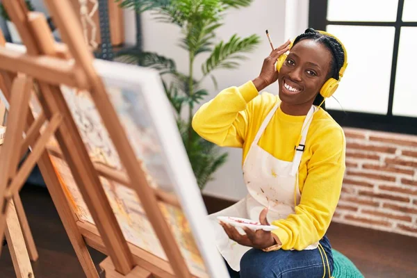 African American Woman Artist Listening Music Drawing Art Studio —  Fotos de Stock