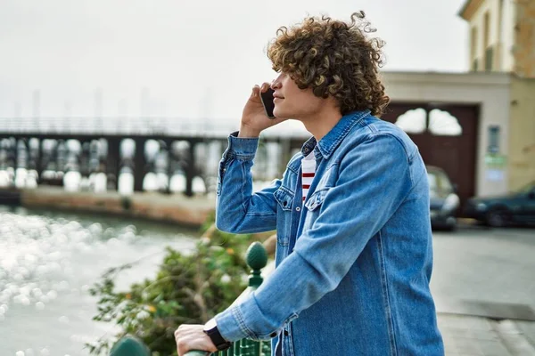Young Hispanic Man Speaking Phone Marina Port — Stock Photo, Image