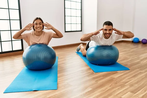 Latin Man Woman Couple Smiling Confident Training Fit Ball Sport — Foto Stock