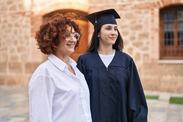 Two Women Mother Daughter Celebrating Graduation Campus University — ストック写真