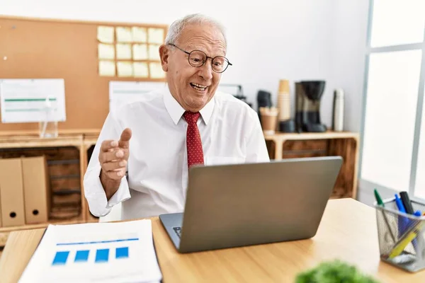 Senior Man Business Worker Having Video Call Office — Stock Photo, Image