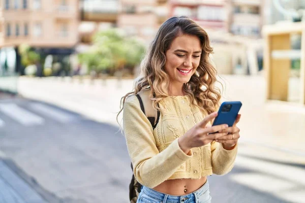 Young Woman Tourist Smiling Confident Using Smartphone Street — Zdjęcie stockowe