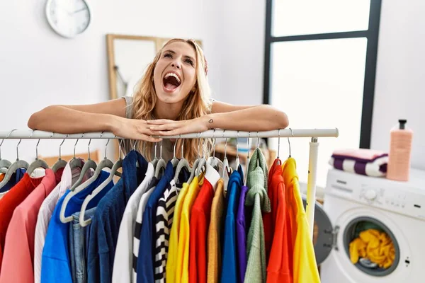 Beautiful Blonde Woman Laundry Room Clean Clothes Angry Mad Screaming — Stockfoto