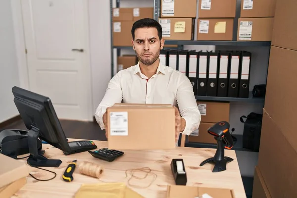 Young Hispanic Man Beard Working Small Business Ecommerce Holding Box — Stock Photo, Image