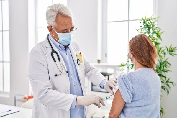 Middle Age Man Woman Doctor Wearing Medical Mask Vaccinating Patient — Stock Photo, Image