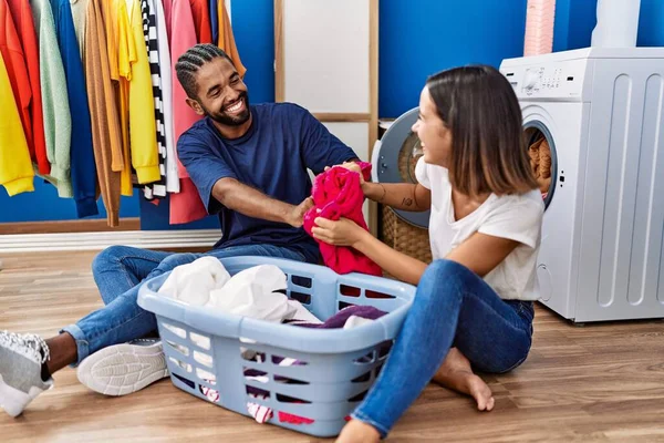 Man Woman Couple Smiling Confident Washing Clothes Laundry — Fotografia de Stock