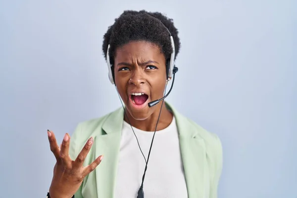 Afroamerikanerin Mit Callcenter Agenten Headset Verrückt Und Verrückt Schreien Und — Stockfoto