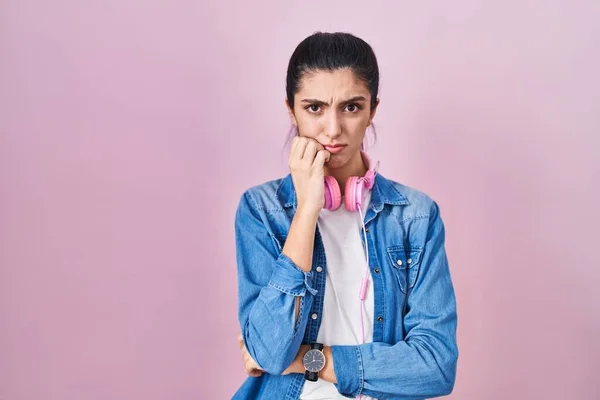 Young Beautiful Woman Standing Pink Background Looking Stressed Nervous Hands — Foto de Stock