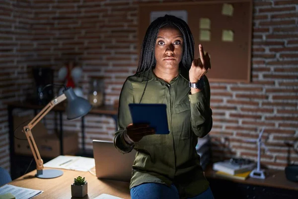 Young African American Braids Working Office Night Showing Middle Finger —  Fotos de Stock