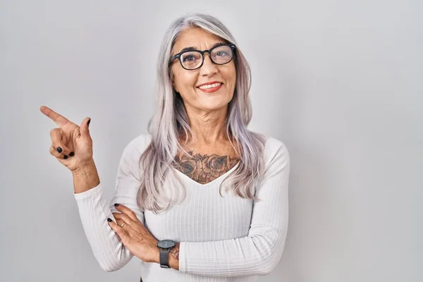 Middle Age Woman Grey Hair Standing White Background Big Smile — Stock Photo, Image