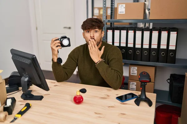 Arab Man Beard Working Small Business Ecommerce Taking Pictures Products — Stockfoto
