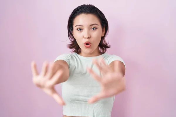 Hispanic Young Woman Standing Pink Background Doing Stop Gesture Hands — 图库照片