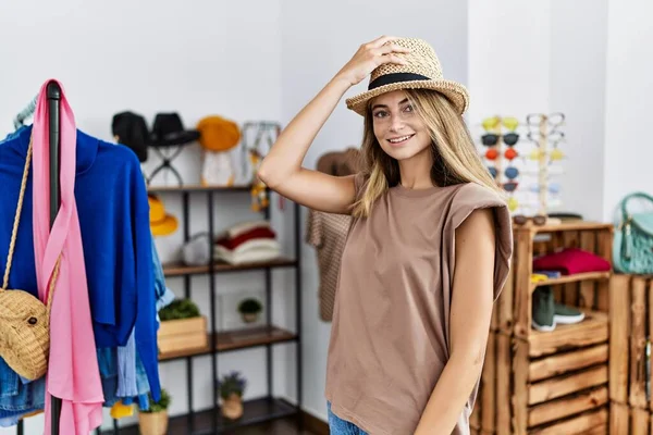 Young Caucasian Woman Wearing Hat Shopping Clothing Store — 스톡 사진