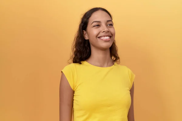 Young African American Woman Smiling Confident Standing Isolated Yellow Background — Stockfoto