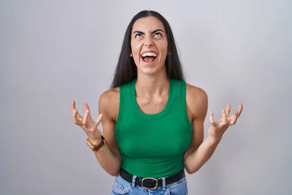Young Woman Standing Isolated Background Crazy Mad Shouting Yelling Aggressive — Stock fotografie