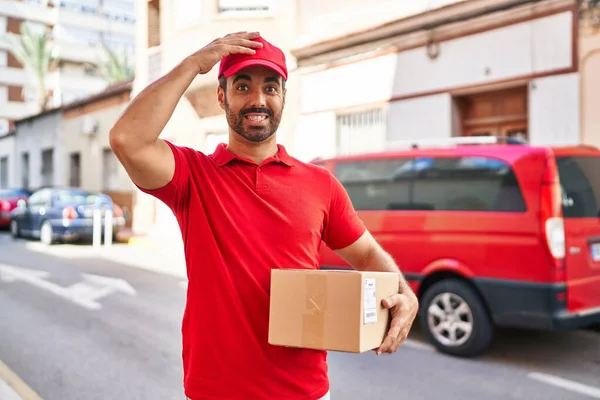 Young Hispanic Man Beard Wearing Delivery Uniform Cap Holding Box — Stock Photo, Image