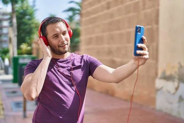 Young Man Smiling Confident Having Video Call Street — Stock Photo, Image