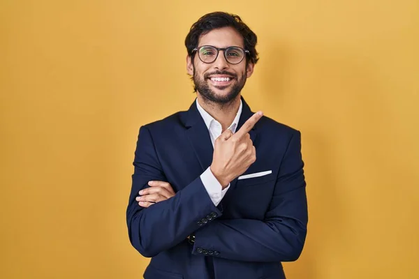 Handsome Latin Man Standing Yellow Background Big Smile Face Pointing — Stock Photo, Image