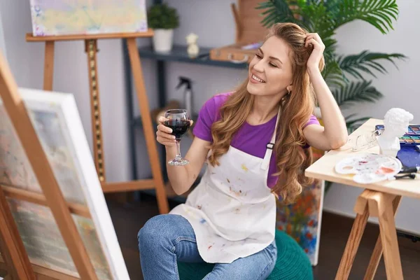 Young Blonde Woman Artist Drinking Wine Looking Draw Art Studio —  Fotos de Stock