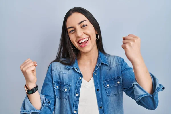 Hispanic Woman Standing Blue Background Very Happy Excited Doing Winner — Stock Photo, Image