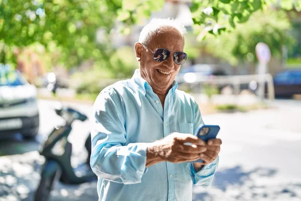 Senior Grey Haired Man Smiling Confident Using Smartphone Street — Stock Photo, Image