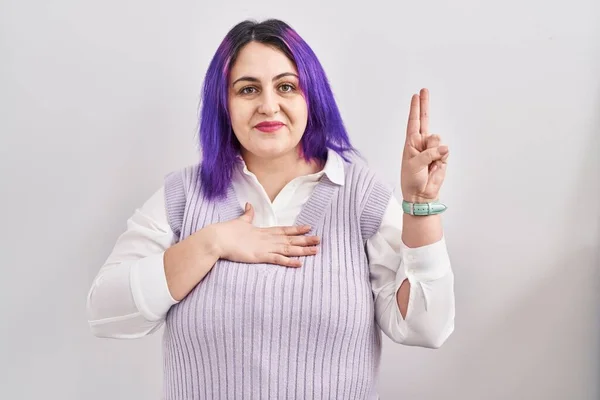 Size Woman Wit Purple Hair Standing White Background Smiling Swearing —  Fotos de Stock