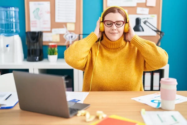 Young Beautiful Size Woman Business Worker Using Laptop Headphones Working — Foto Stock