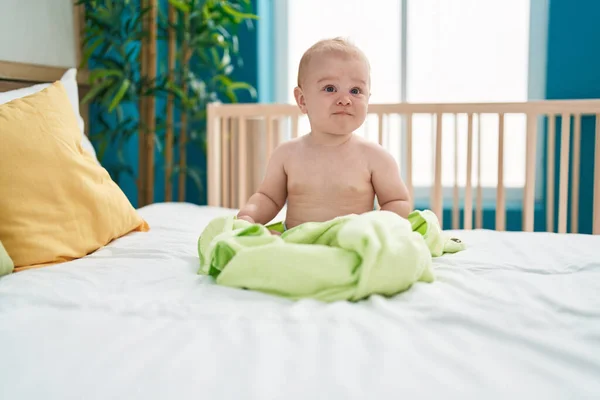 Adorable Caucasian Baby Sitting Bed Bedroom — Stock Photo, Image